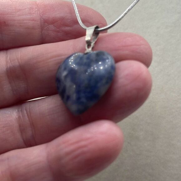 Blue Sodalite heart shaped semi polished pedant necklace. - Picture 4 of 7